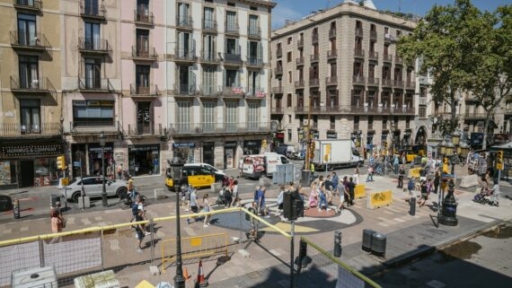 Avances en la Rambla de Barcelona: Mantenimiento de itinerarios y punto de información